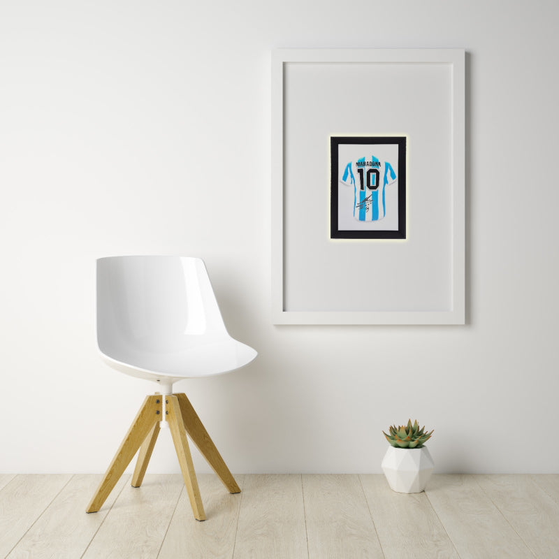 maradona-maglia-argentina-bassorilievo-in-ambiente