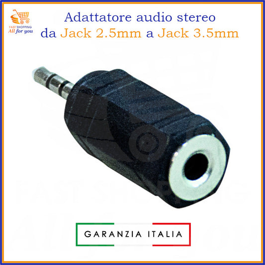 Adattatore audio con spina jack 2.5mm stereo maschio e presa jack 3.5mm stereo femmina.