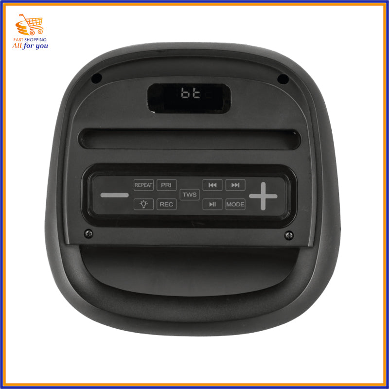 Dettaglio del pannello superiore con display LED e pulsante TWS per collegamento stereo di due casse.