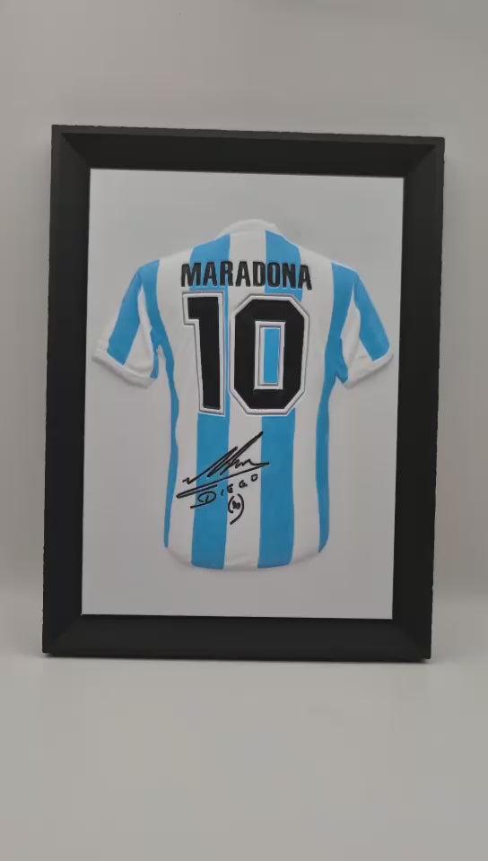 Quadretto Maradona 3D Bassorilievo | Dettagli della Maglia Argentina Autografata