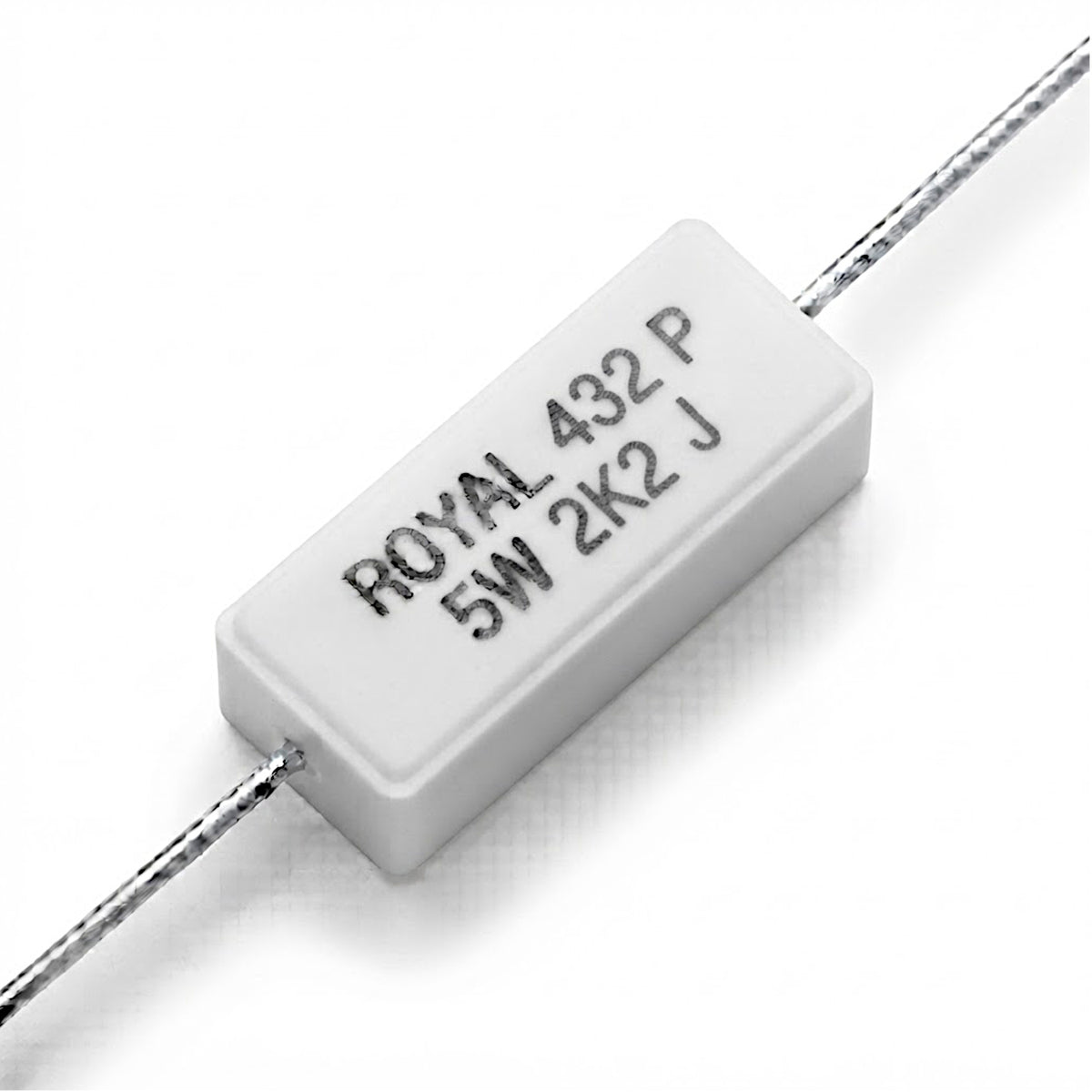 Resistenza a filo da 2,2 k Ohm con corpo ceramico bianco da 5W e reofori assiali per montaggio PTH