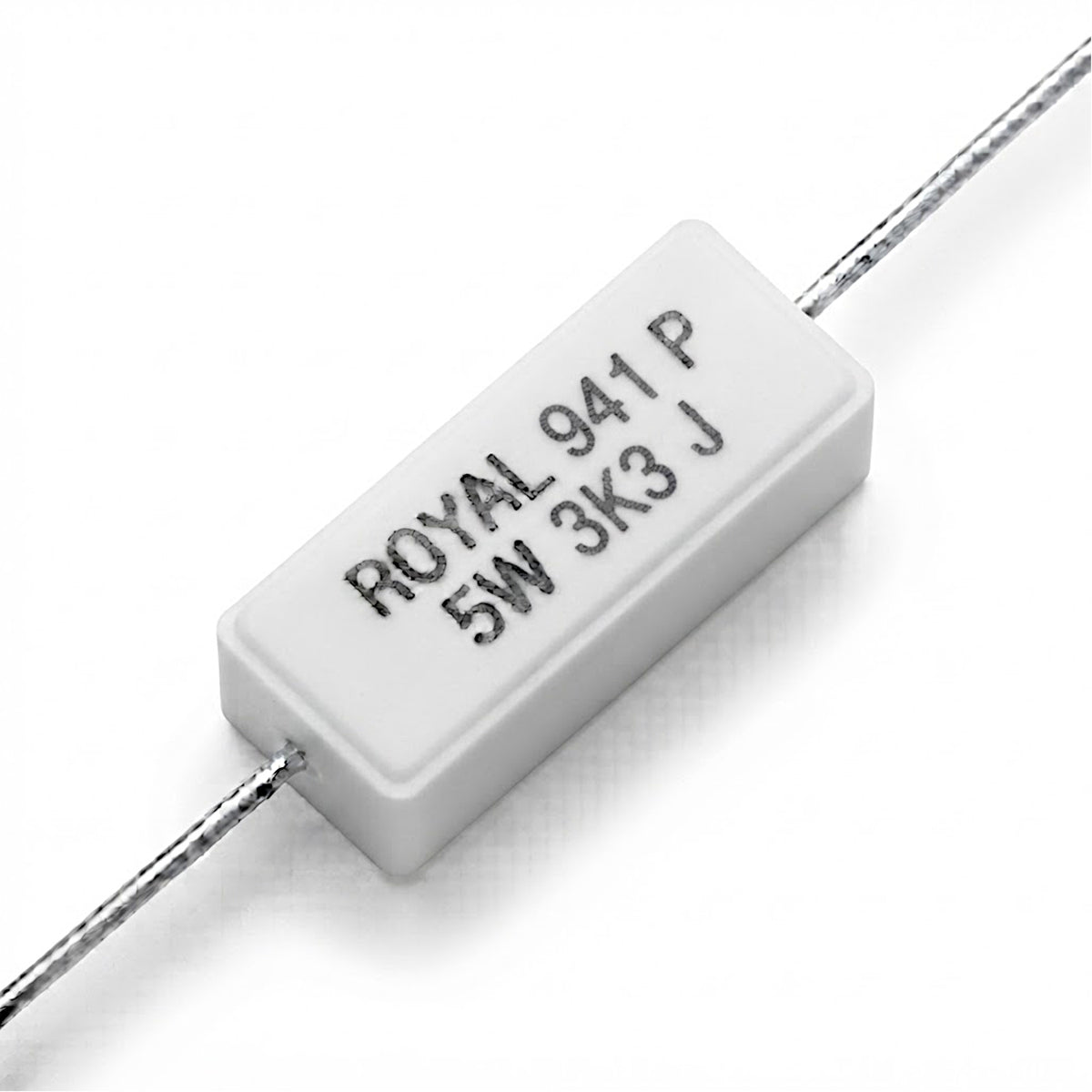 Resistenza a filo da 3,3 k Ohm con corpo ceramico bianco da 5W e reofori assiali per montaggio PTH