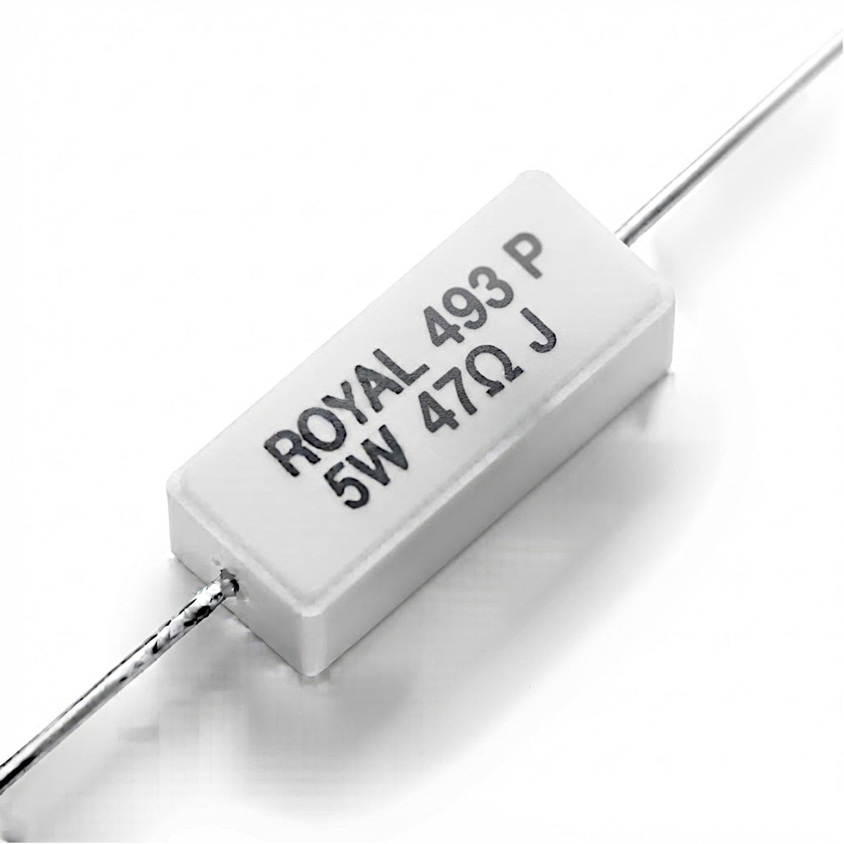 Resistenza a filo da 47 Ohm con corpo ceramico bianco da 5W e reofori assiali per montaggio PTH