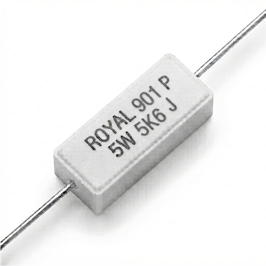 Resistenza a filo da 5,6 k Ohm con corpo ceramico bianco da 5W e reofori assiali per montaggio PTH